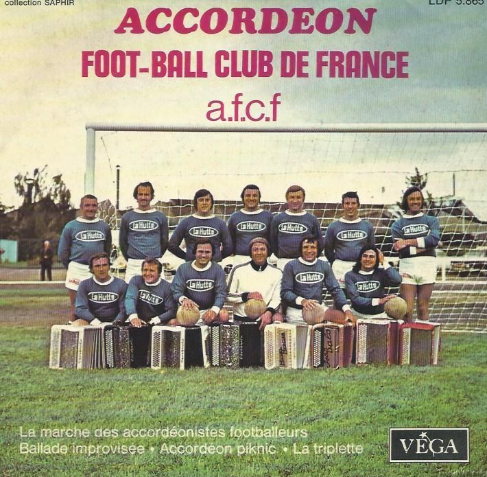 Accordéon foot-ball club de France 45EP Véga LDP 5 865 La marche des accordéonistes footballers-Ballade improvisée / Accordéon picnic-La triplette