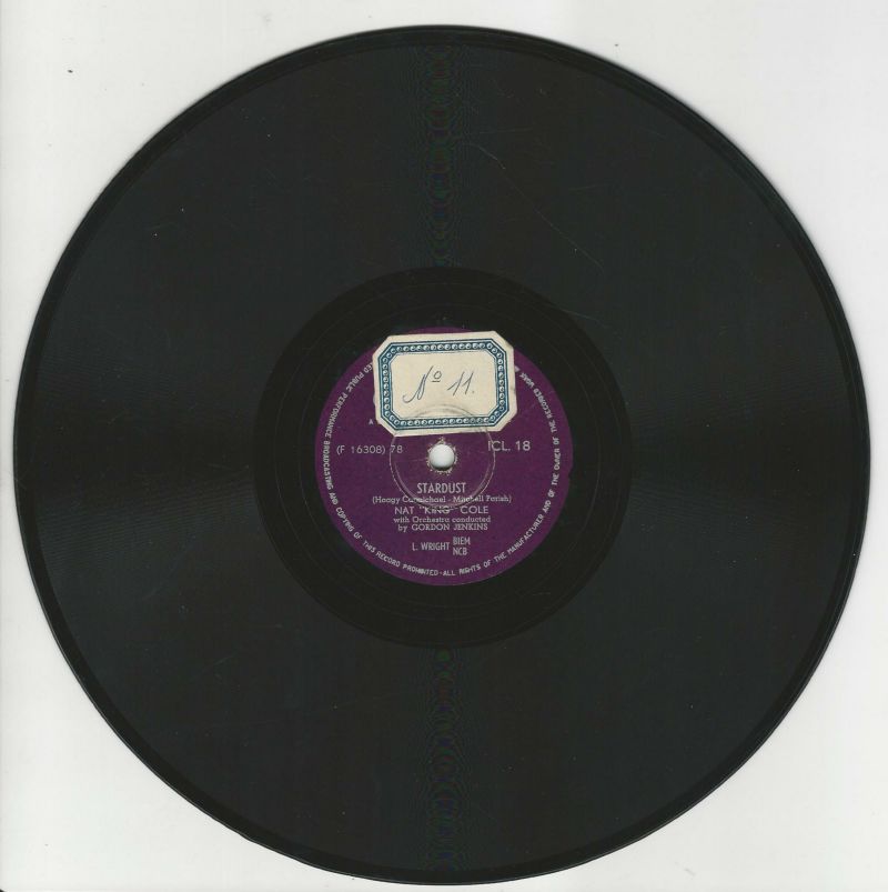 NAT "KING" COLE 78T25 Capitol ICL 18 Stardust / When I Fall In Love