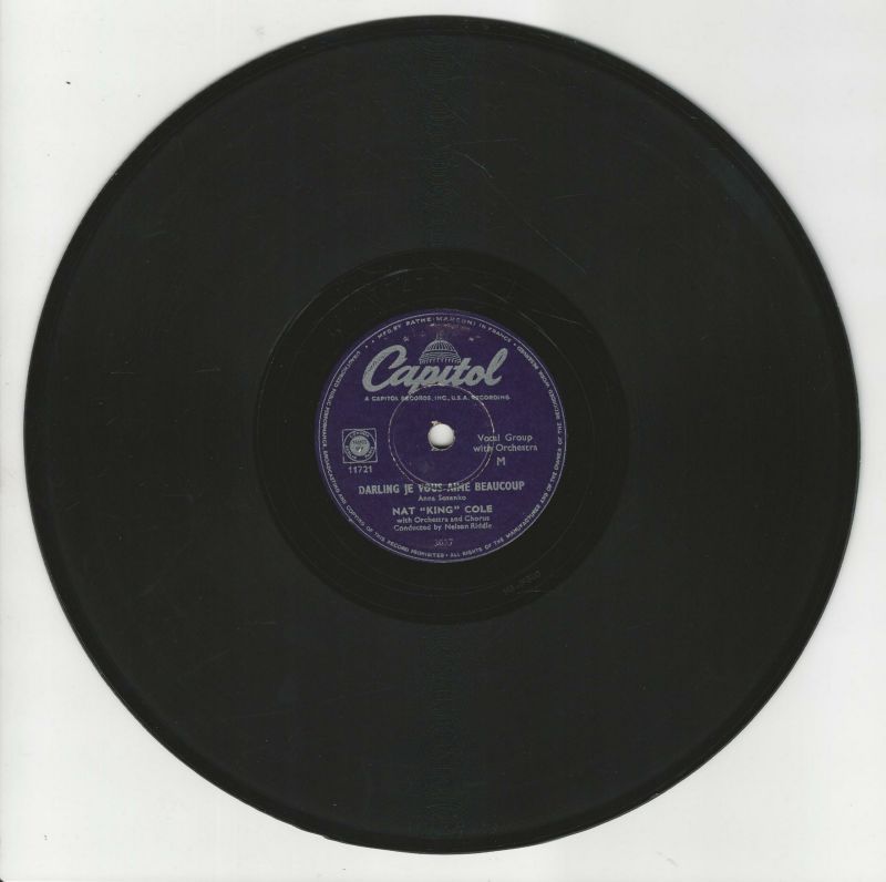 NAT "KING" COLE 78T25 Capitol 3027 Darling Je Vous Aime Beaucoup / The Sand And The Sea