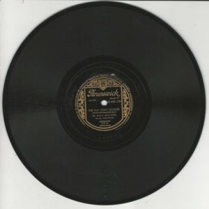 The MILLS BROTHERS 78T25 Brunswick A 505175 The Flat Foot Floogie/Sixty Seconds Got Together